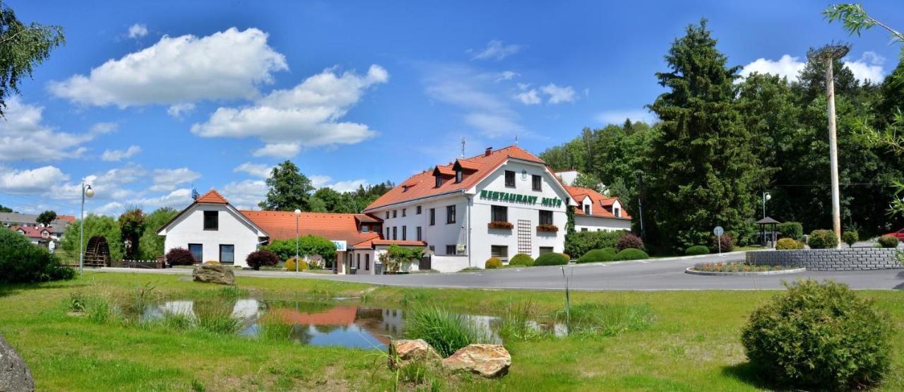 Hotel Mlyn - Jihlava Vílanec Esterno foto