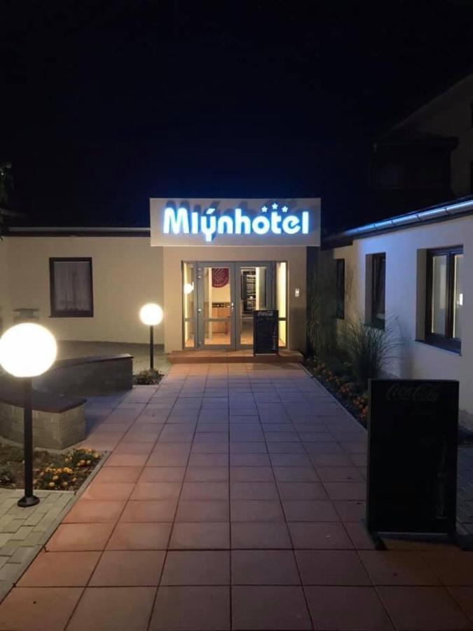 Hotel Mlyn - Jihlava Vílanec Esterno foto