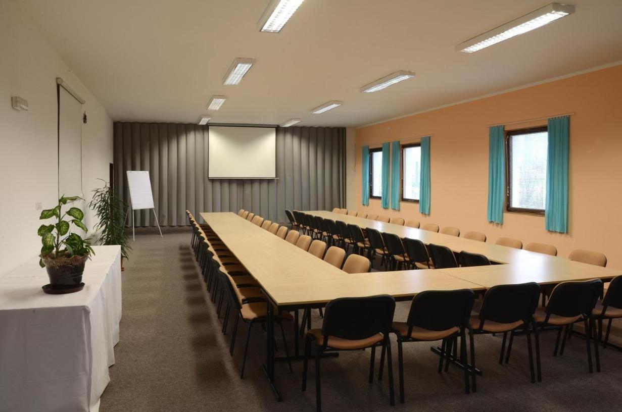 Hotel Mlyn - Jihlava Vílanec Esterno foto